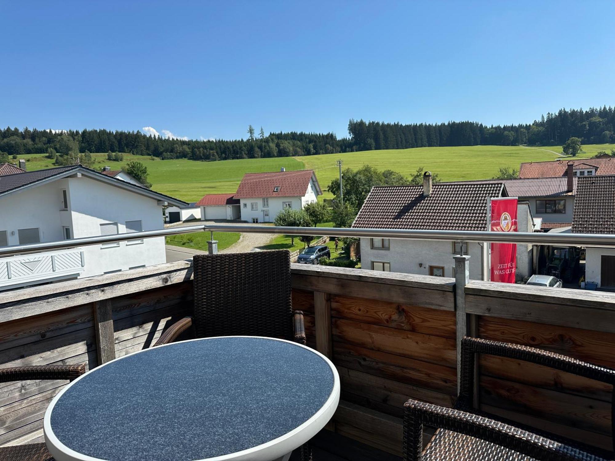 Landgasthaus Zum Kreuz Gbr Isny im Allgäu Extérieur photo